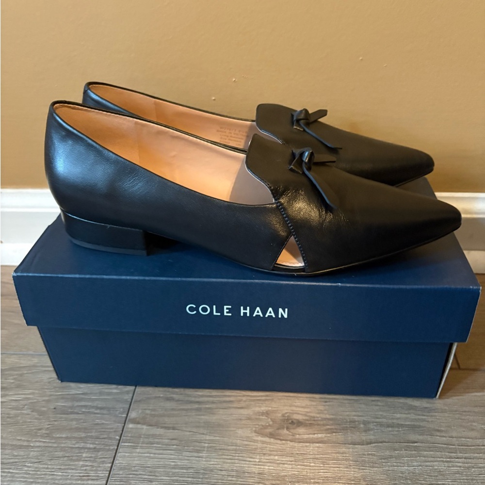 Cole Haan Black Leather Flats with Bow Detail - Picture 2 of 3